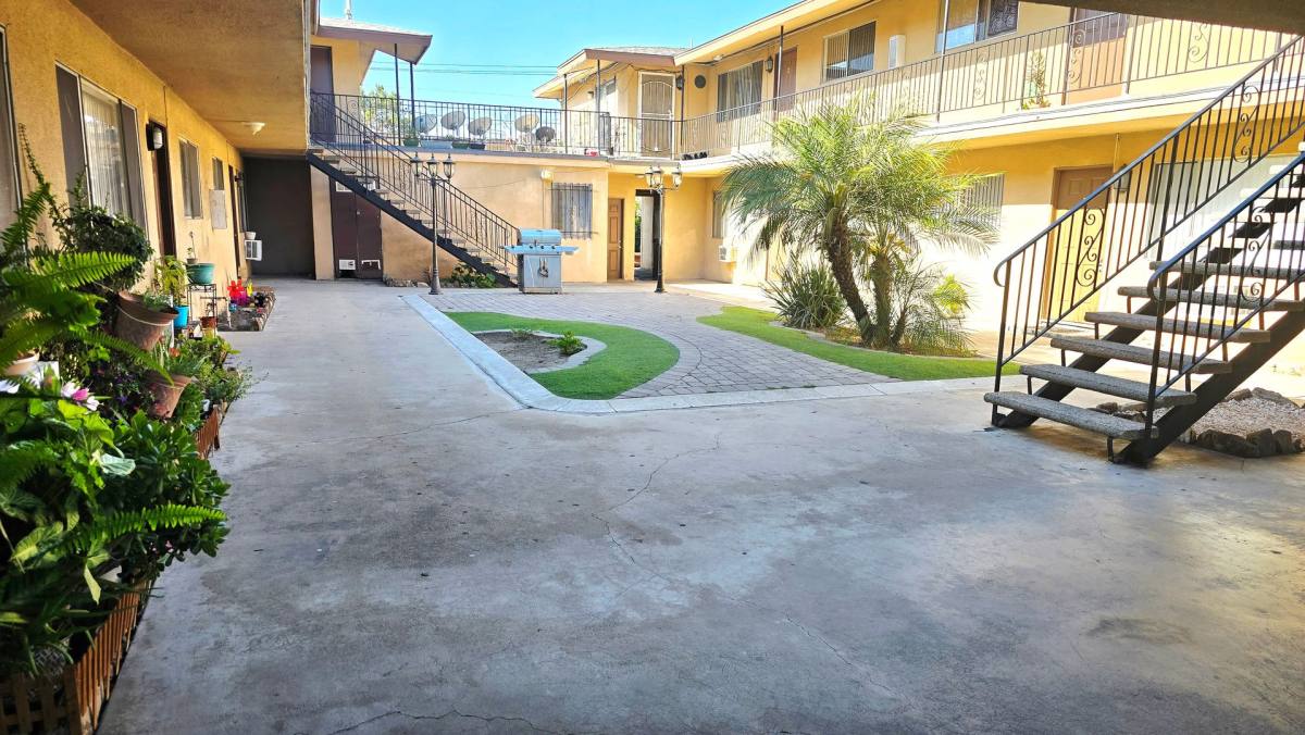 Apartment for rent at 4613 Canoga St, Montclair, CA 91763