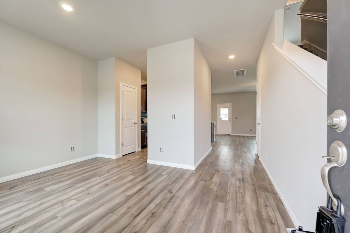 House for rent at 1609 Maroon Dr, El Reno, OK 73036