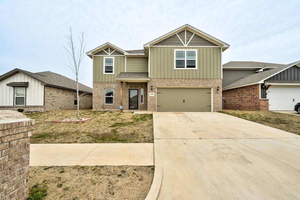 House for rent at 1609 Maroon Dr, El Reno, OK 73036