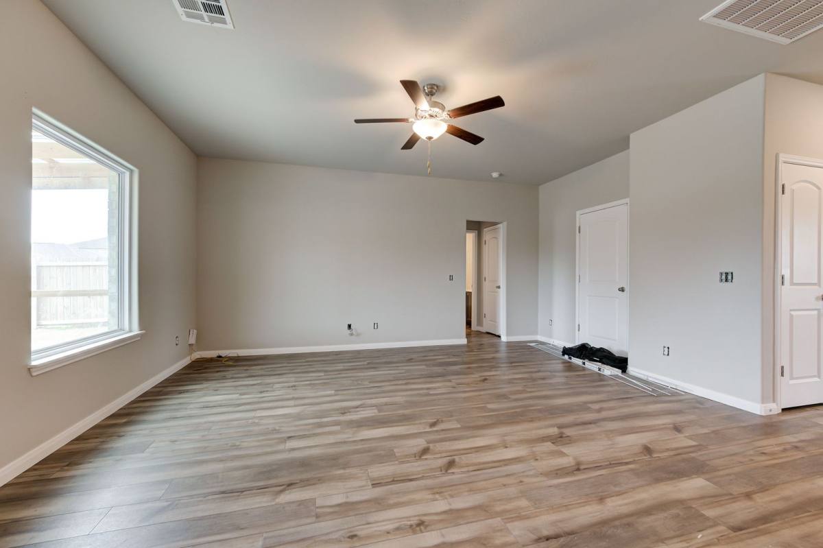House for rent at 1609 Maroon Dr, El Reno, OK 73036