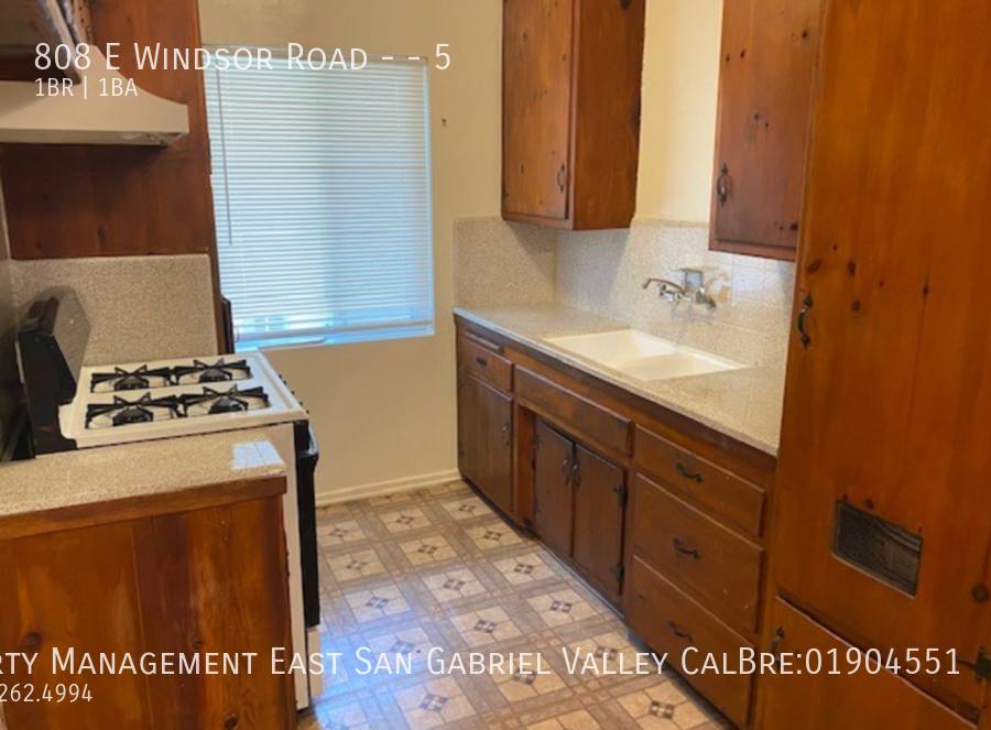 Apartment for rent at 808 E Windsor Rd #5, Glendale, CA 91205