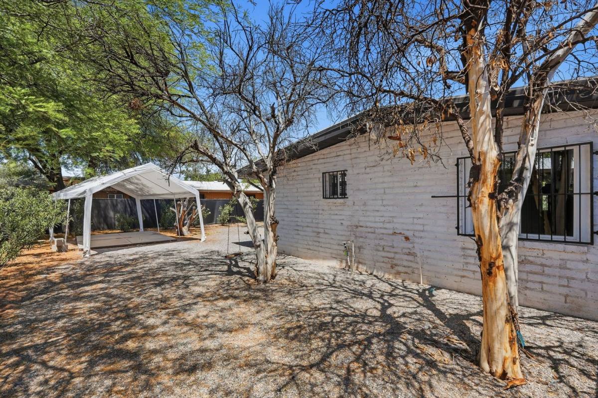 Apartment for rent at 2535 N Dodge Blvd, Tucson, AZ 85716