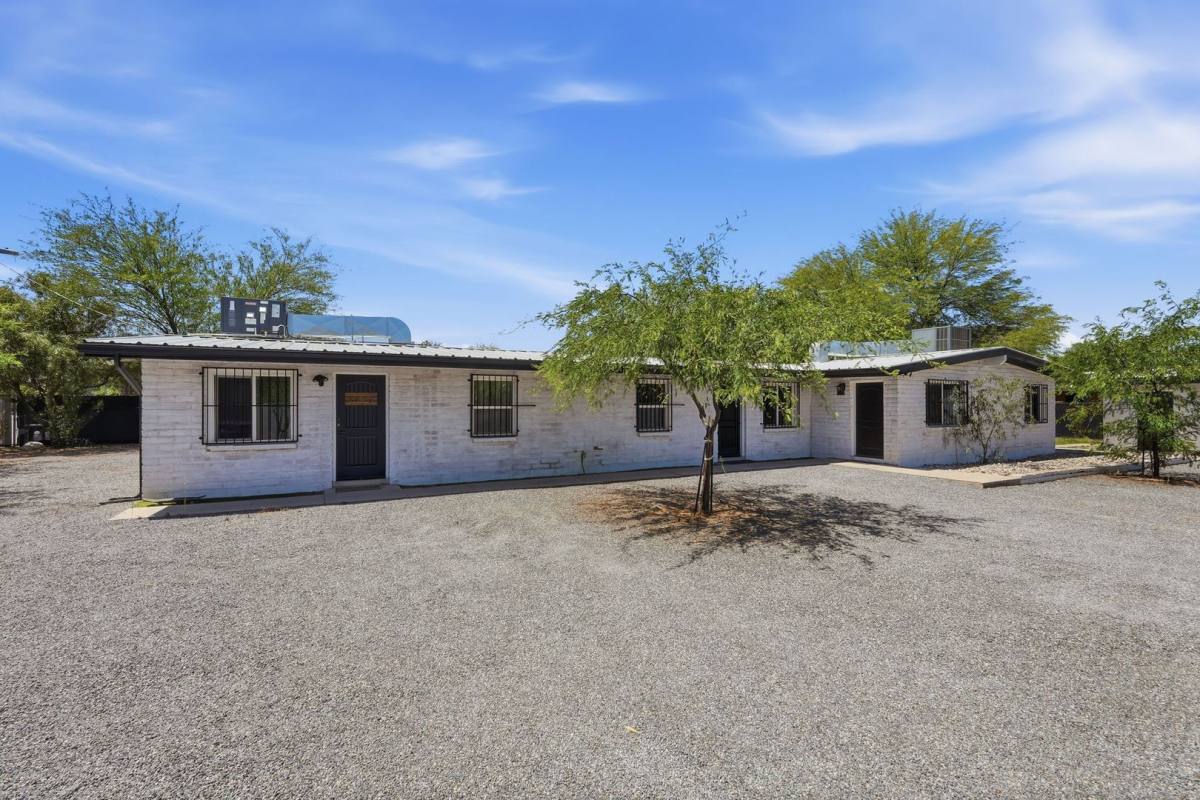 Apartment for rent at 2535 N Dodge Blvd, Tucson, AZ 85716