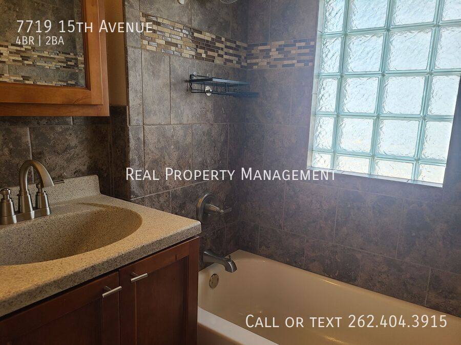 House for rent at 7719 15th Ave, Kenosha, WI 53143