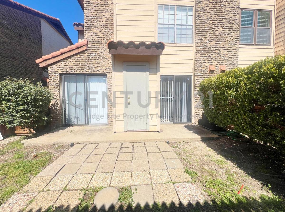 Condo for rent at 5626 Preston Oaks, Dallas, TX 75254