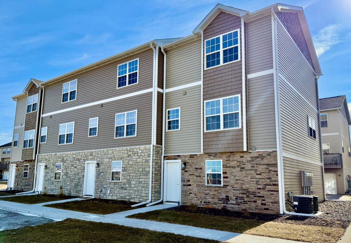 Townhouse for rent at 1305 S G Ave, Nevada, IA 50201