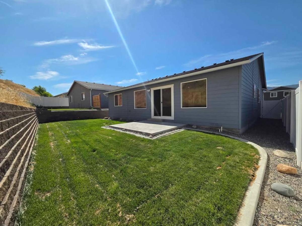 House for rent at 2391 SE Sage Brooke Rd, East Wenatchee, WA 98802