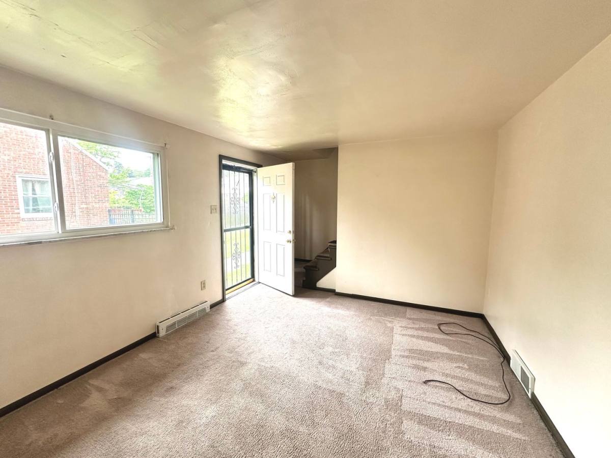 Townhouse for rent at 402 Brierly Lane, West Mifflin, PA 15122