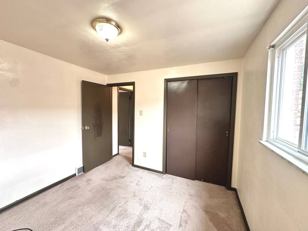 Townhouse for rent at 402 Brierly Lane, West Mifflin, PA 15122