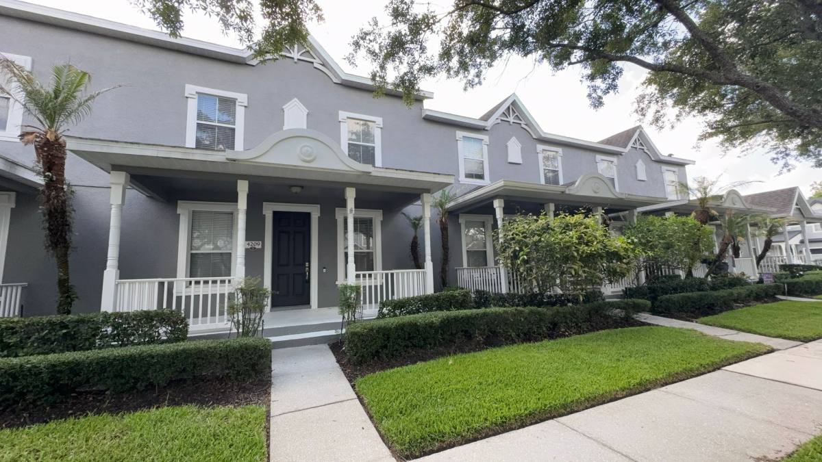 Townhouse for rent at 4209 Austen Falls Lane, Orlando, FL 32828