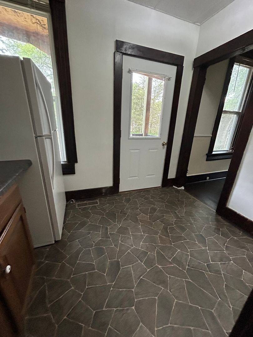 Apartment for rent at 1639 Prospect St, La Crosse, WI 54603