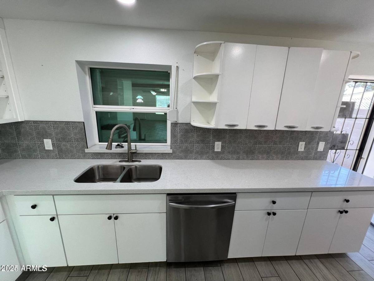 House for rent at 382 W Cocopah St, Phoenix, AZ 85003