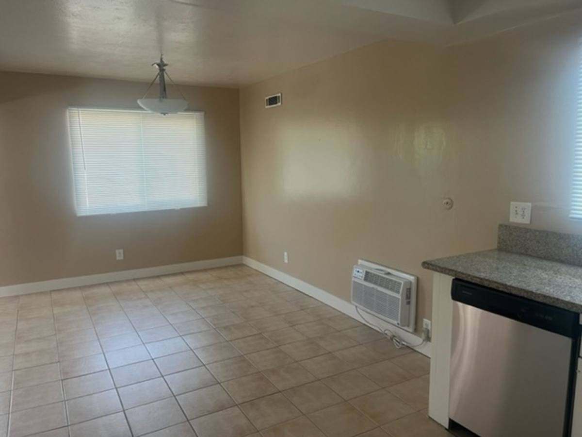 Apartment for rent at 316-326 W La Veta Ave, Orange, CA 92866