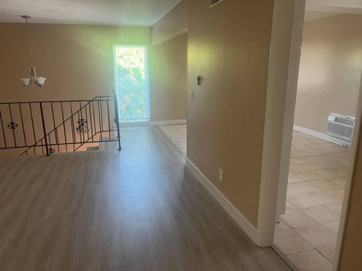 Apartment for rent at 316-326 W La Veta Ave, Orange, CA 92866