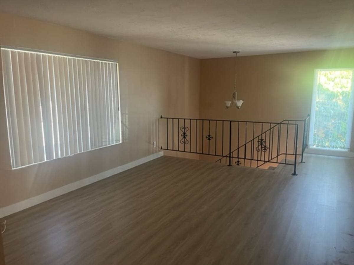 Apartment for rent at 316-326 W La Veta Ave, Orange, CA 92866