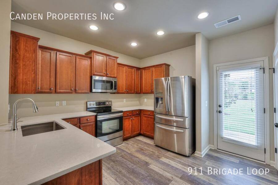 Townhouse for rent at 911 Brigade Loop, Murfreesboro, TN 37128
