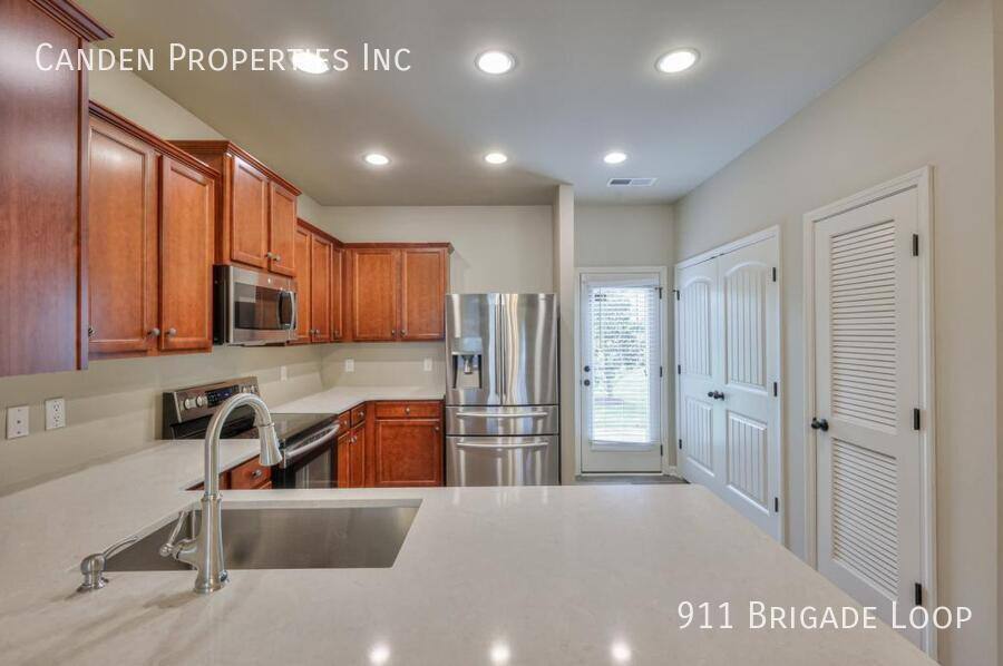 Townhouse for rent at 911 Brigade Loop, Murfreesboro, TN 37128