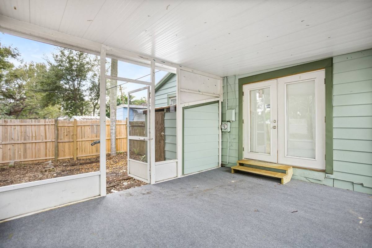 House for rent at 2552 27th Ave N, Saint Petersburg, FL 33713