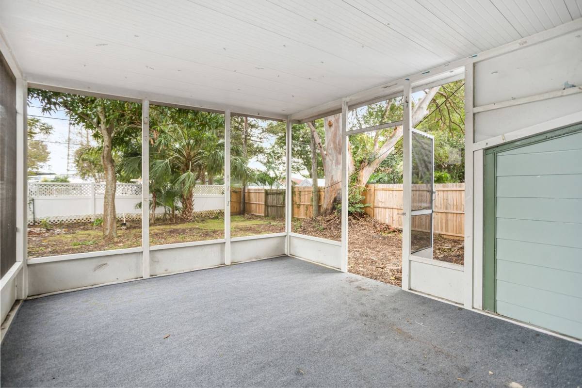 House for rent at 2552 27th Ave N, Saint Petersburg, FL 33713
