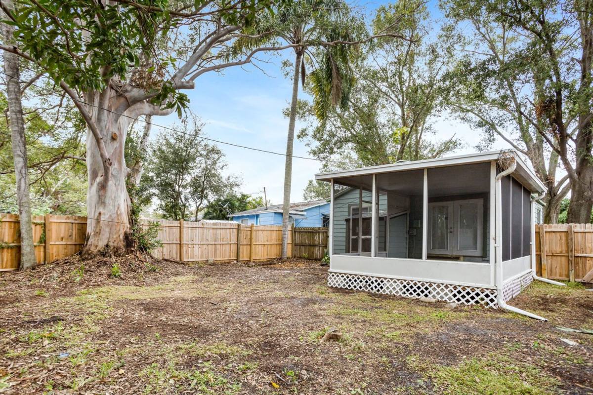 House for rent at 2552 27th Ave N, Saint Petersburg, FL 33713