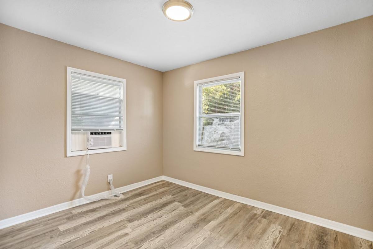 House for rent at 2552 27th Ave N, Saint Petersburg, FL 33713