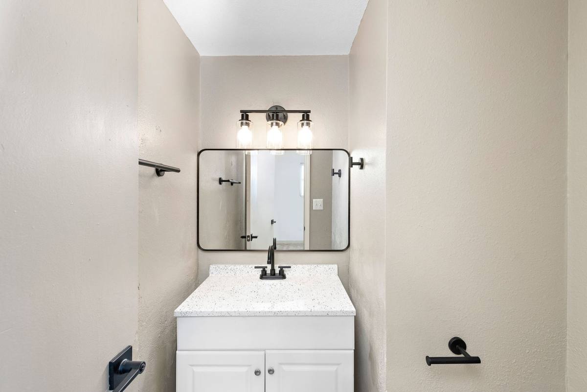 Apartment for rent at 16801 E Larkspur Lane, Independence, MO 64055