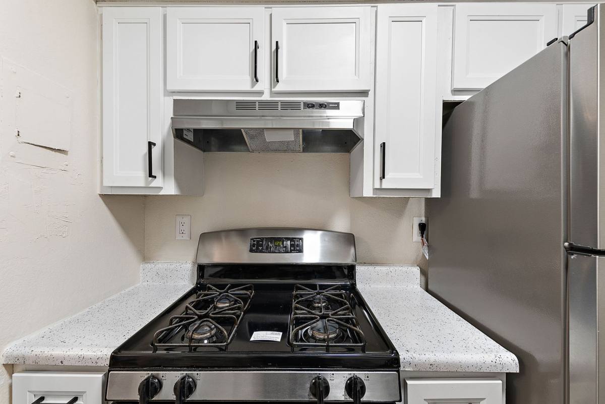 Apartment for rent at 16801 E Larkspur Lane, Independence, MO 64055