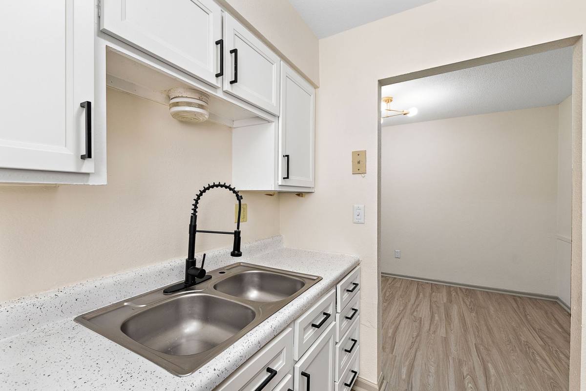 Apartment for rent at 16801 E Larkspur Lane, Independence, MO 64055