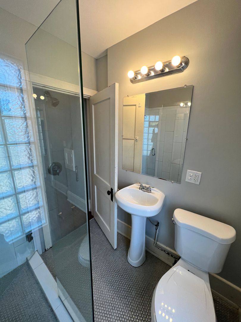 Apartment for rent at 705 W 31st St, Minneapolis, MN 55408