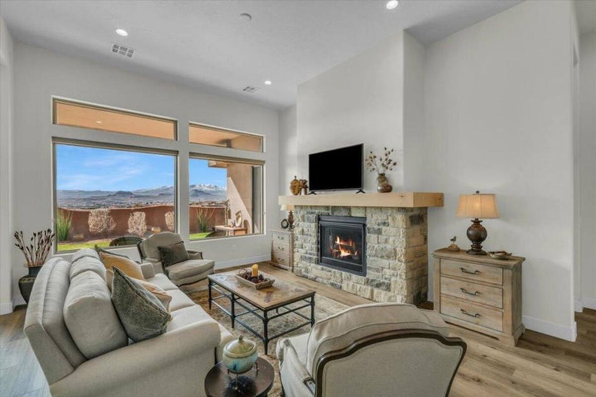 House for rent at 2139 W Cougar Rock Circle, Saint George, UT 84770