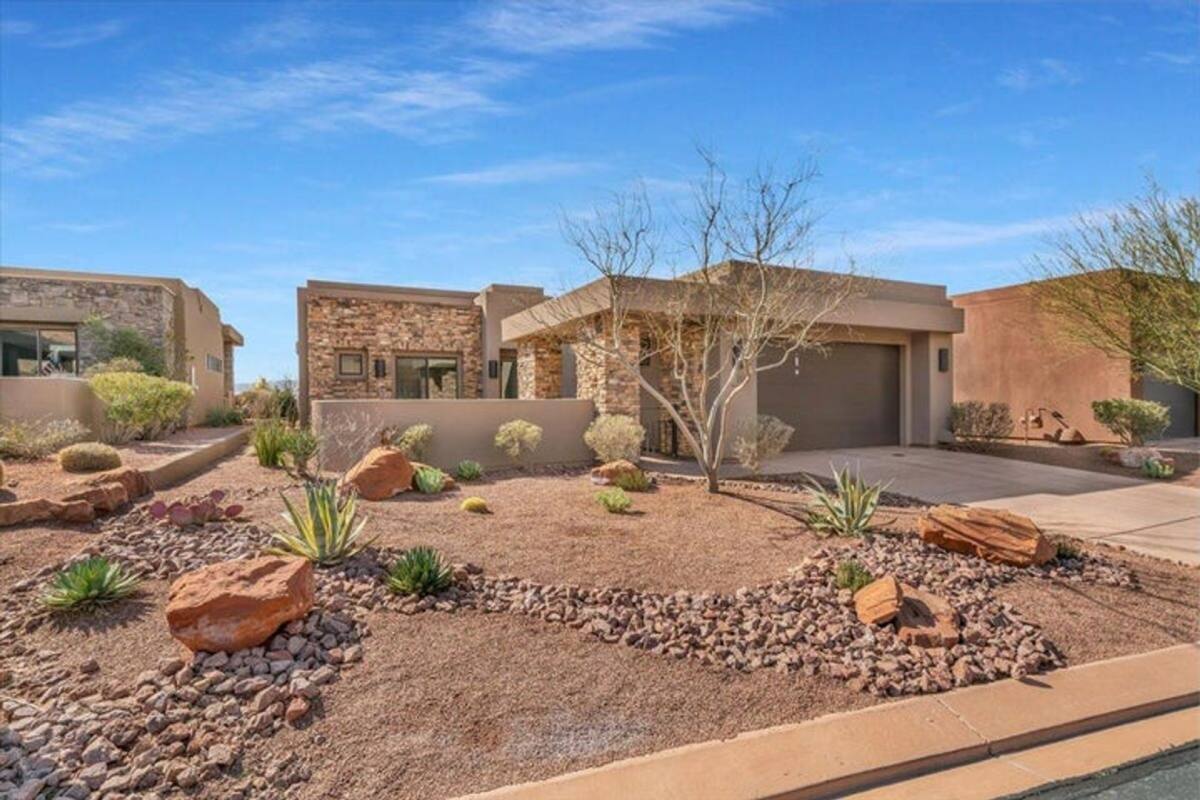 House for rent at 2139 W Cougar Rock Circle, Saint George, UT 84770
