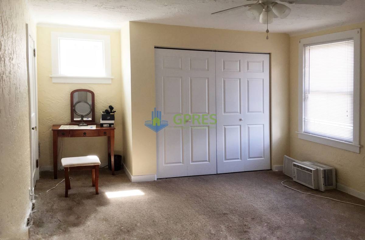 Apartment for rent at 6th St Corner Delaware Ave, Oakmont, PA 15139
