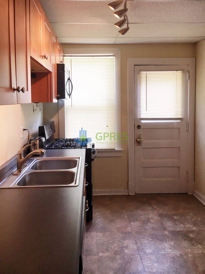 Apartment for rent at 6th St Corner Delaware Ave, Oakmont, PA 15139