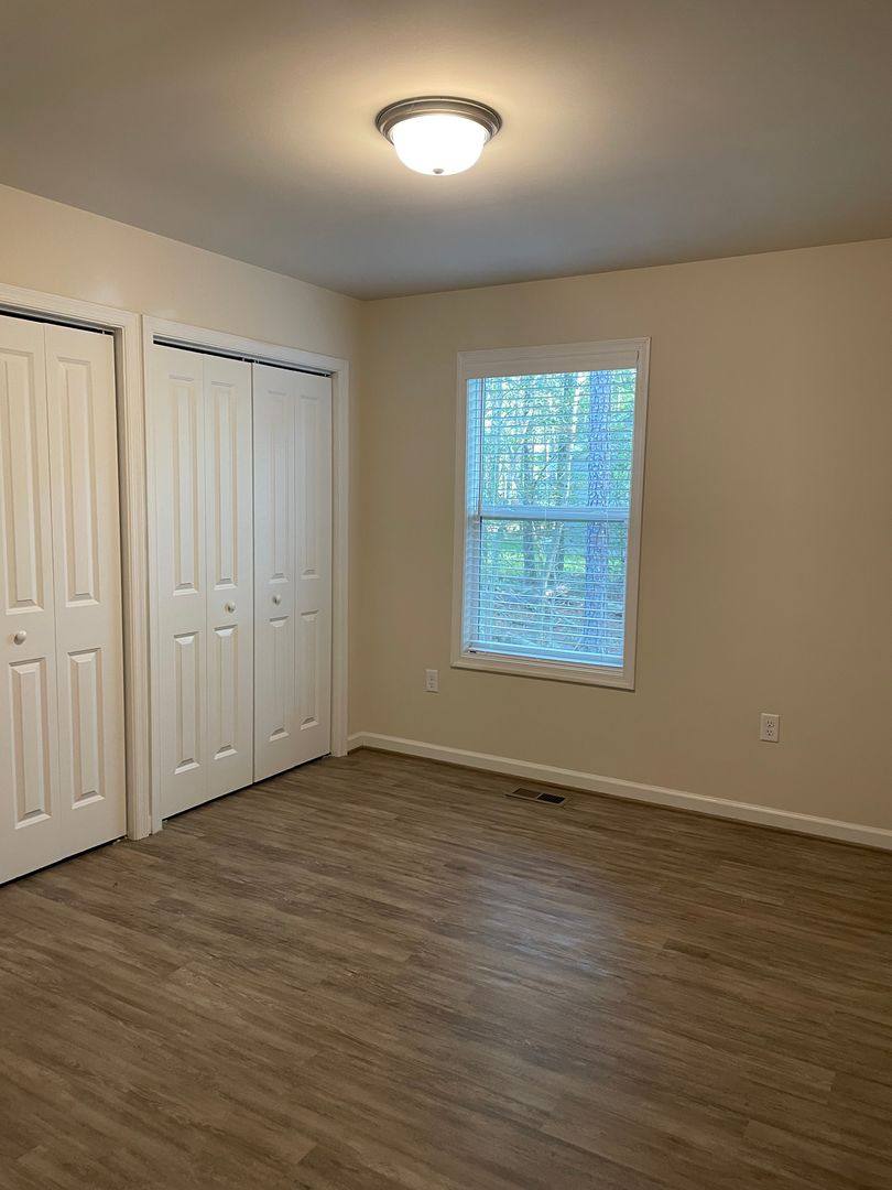 House for rent at 395 Shorewood Dr, Colonial Beach, VA 22443