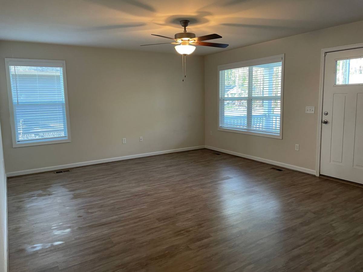 House for rent at 395 Shorewood Dr, Colonial Beach, VA 22443