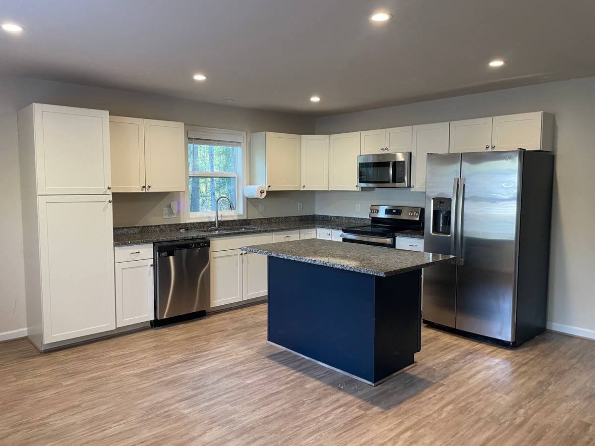 House for rent at 395 Shorewood Dr, Colonial Beach, VA 22443