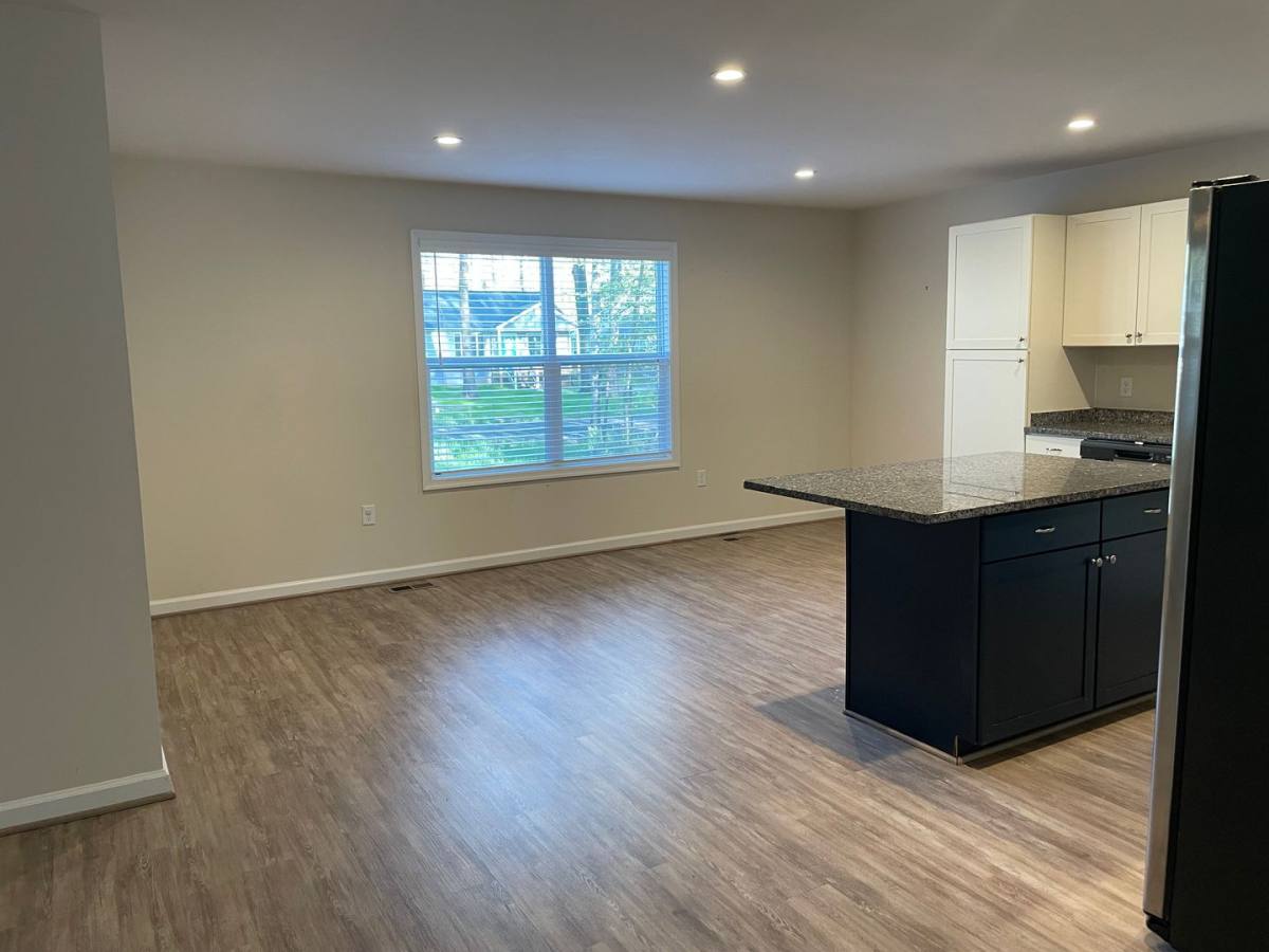 House for rent at 395 Shorewood Dr, Colonial Beach, VA 22443