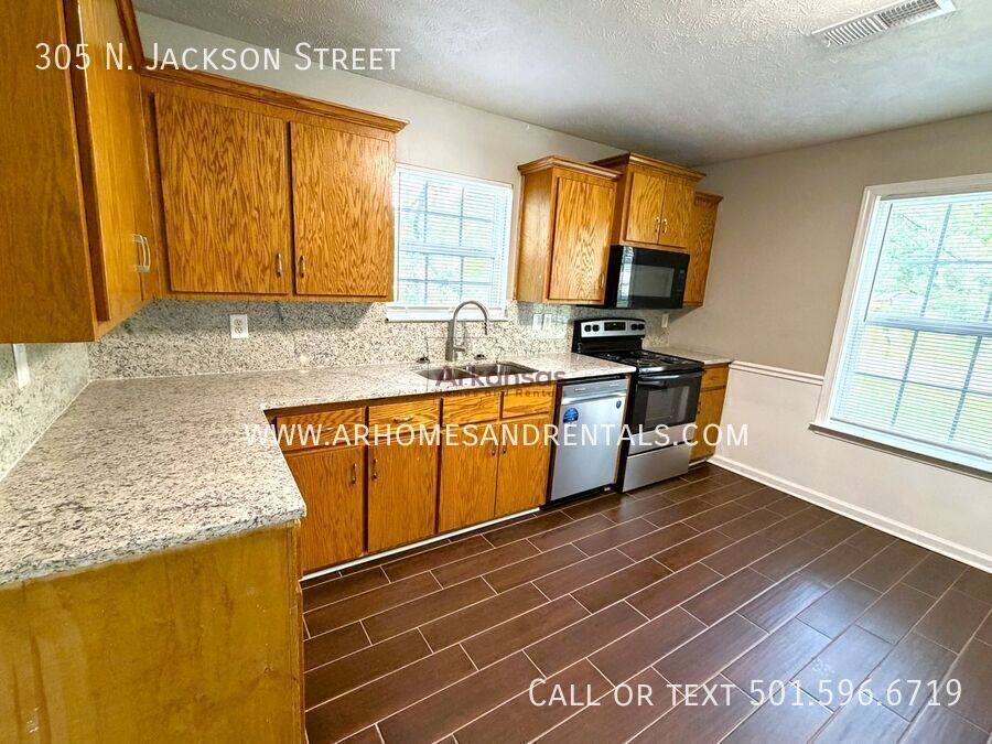 House for rent at 305 N Jackson St, Cabot, AR 72023