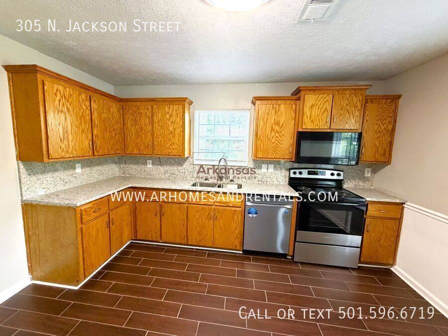 House for rent at 305 N Jackson St, Cabot, AR 72023
