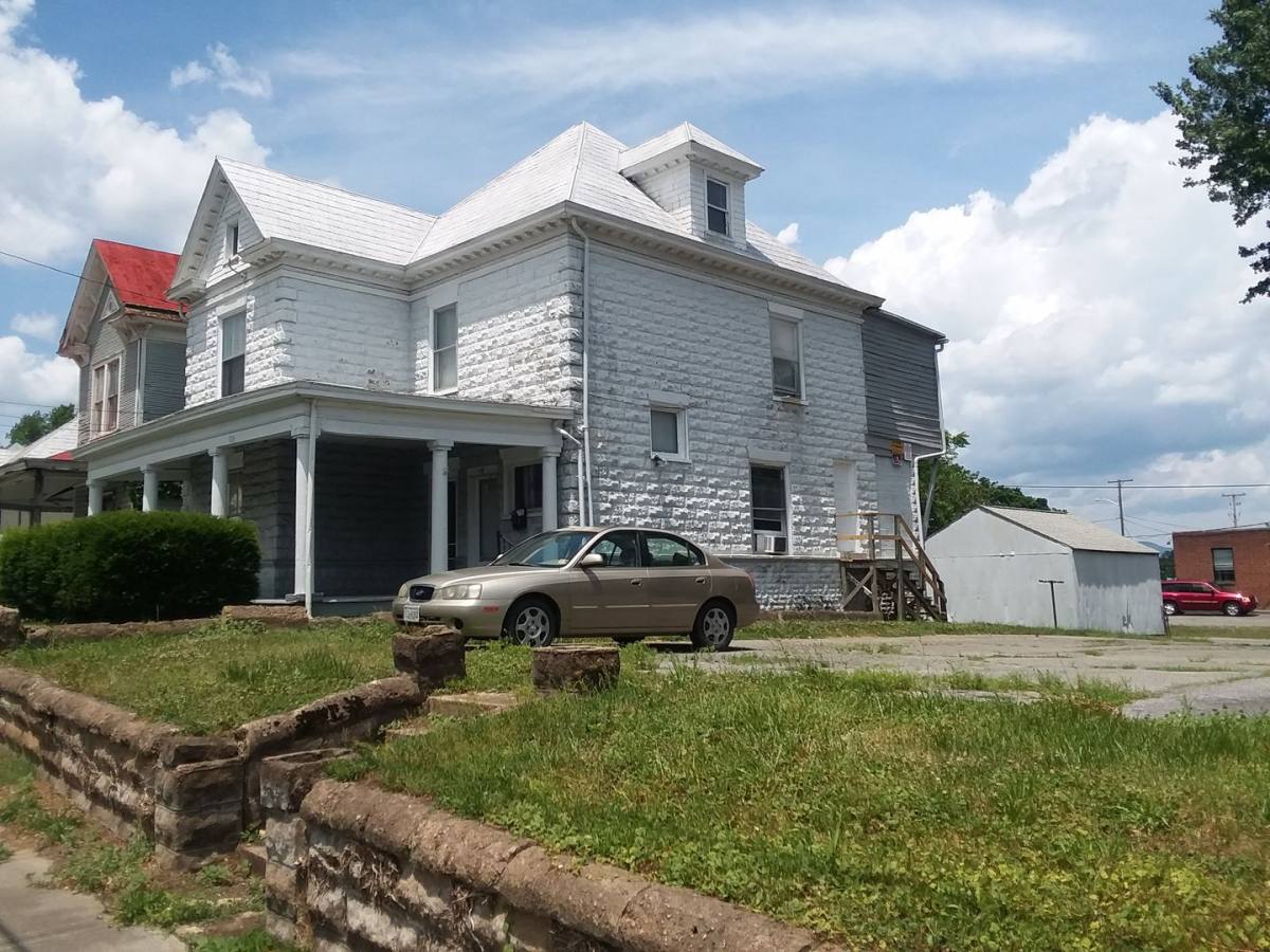Apartment for rent at 715 Marshall Ave, Roanoke, VA 24016