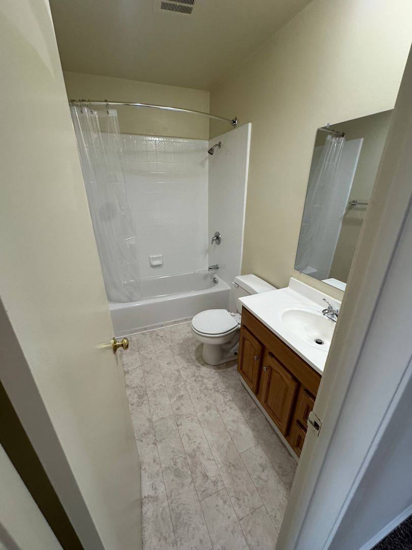 Apartment for rent at 18530 Prairie St, Northridge, CA 91324