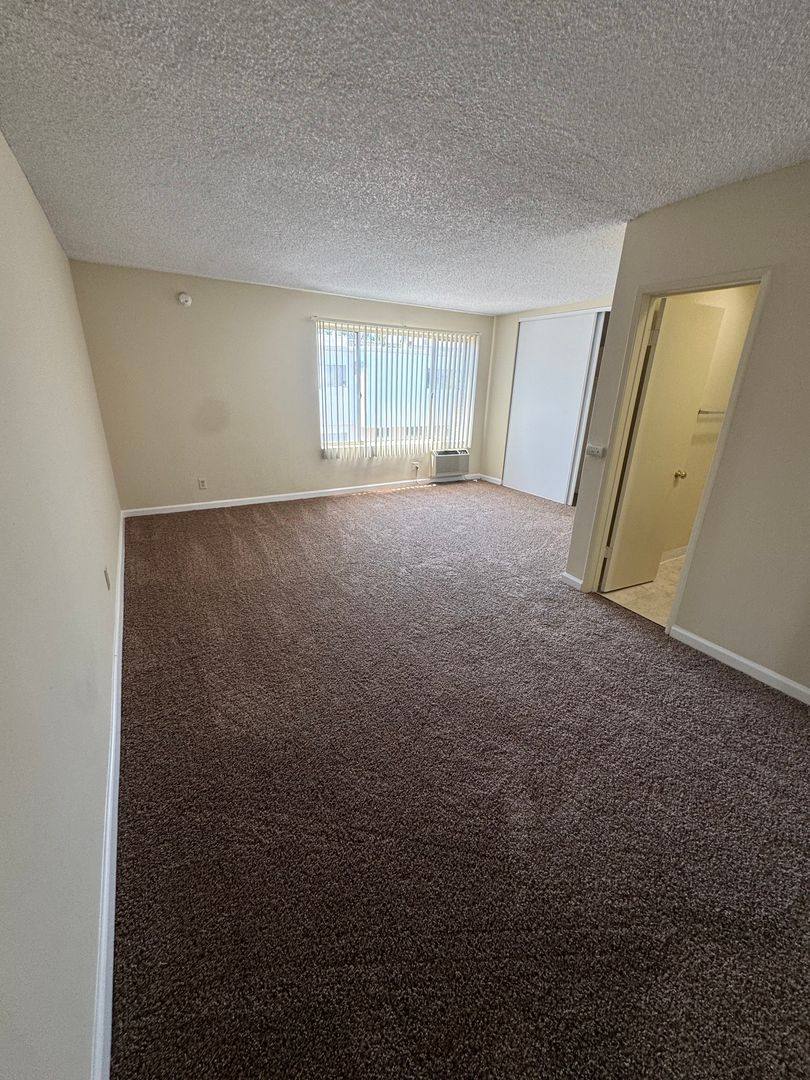Apartment for rent at 18530 Prairie St, Northridge, CA 91324