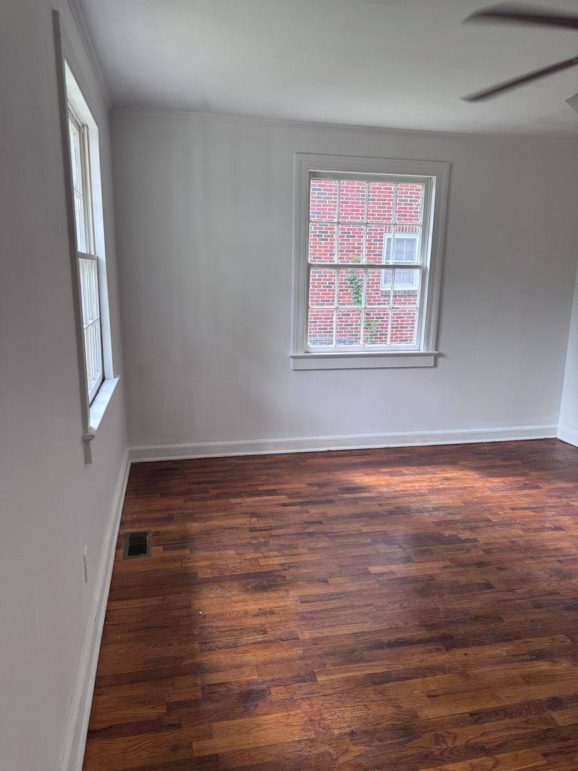 House for rent at 303 1 2 W Washington Ave, Kinston, NC 28501