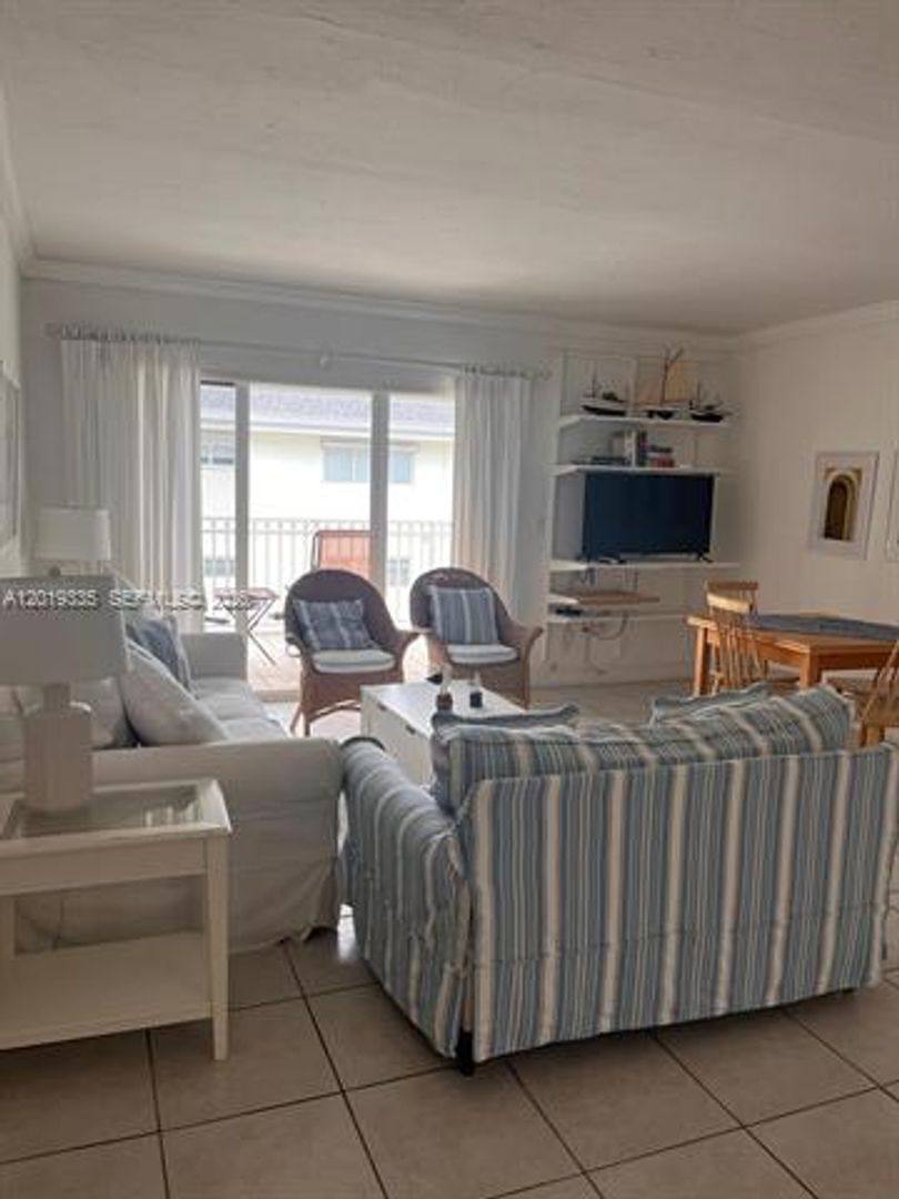 Apartment for rent at 290 Sunrise Dr, Key Biscayne, FL 33149