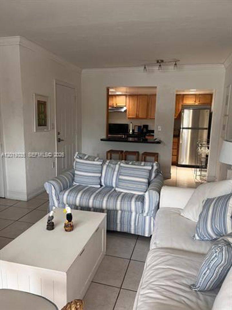 Apartment for rent at 290 Sunrise Dr, Key Biscayne, FL 33149