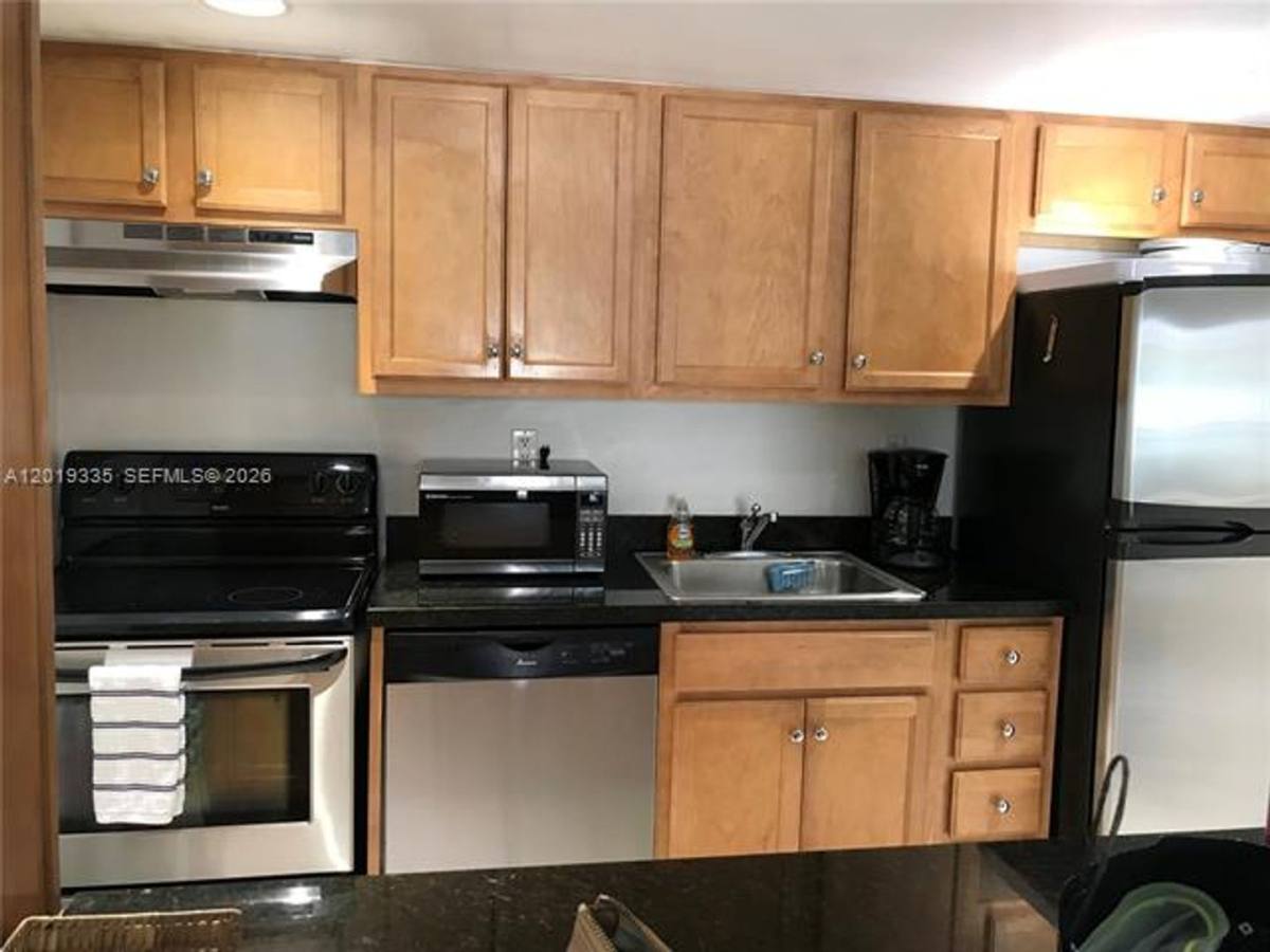 Apartment for rent at 290 Sunrise Dr, Key Biscayne, FL 33149