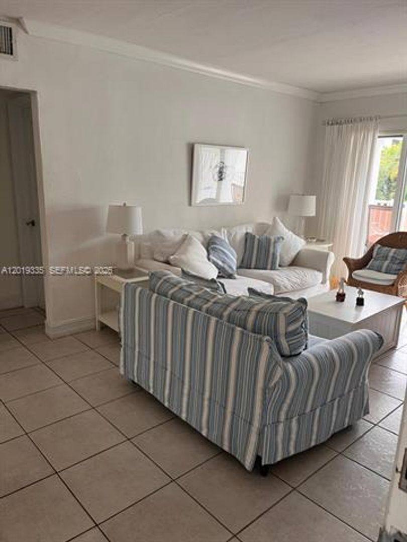 Apartment for rent at 290 Sunrise Dr, Key Biscayne, FL 33149