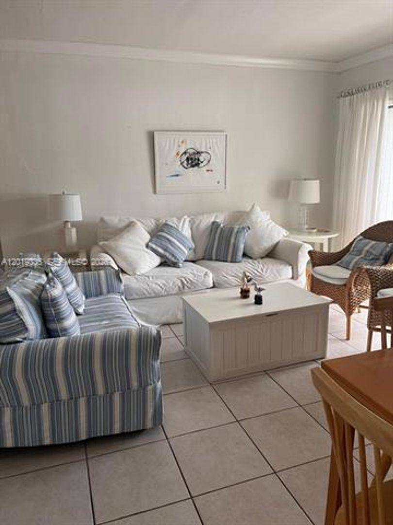 Apartment for rent at 290 Sunrise Dr, Key Biscayne, FL 33149