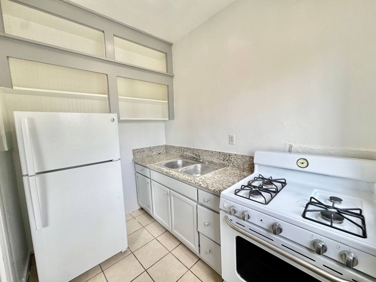 Apartment for rent at 936 Albany St, Los Angeles, CA 90015