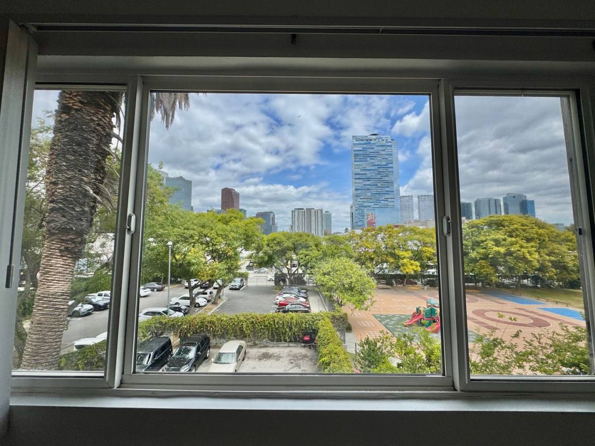 Apartment for rent at 936 Albany St, Los Angeles, CA 90015